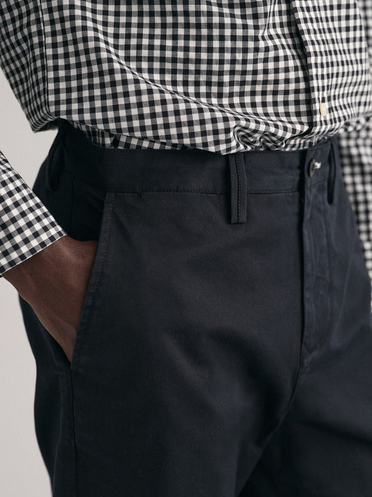 Gant Men Black Regular Fit Solid Trouser