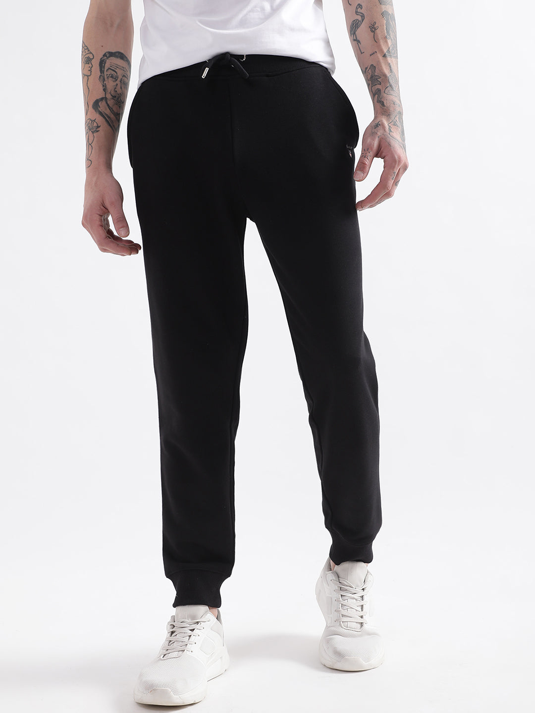 Gant Men Black Solid Relaxed Fit Sweatpant