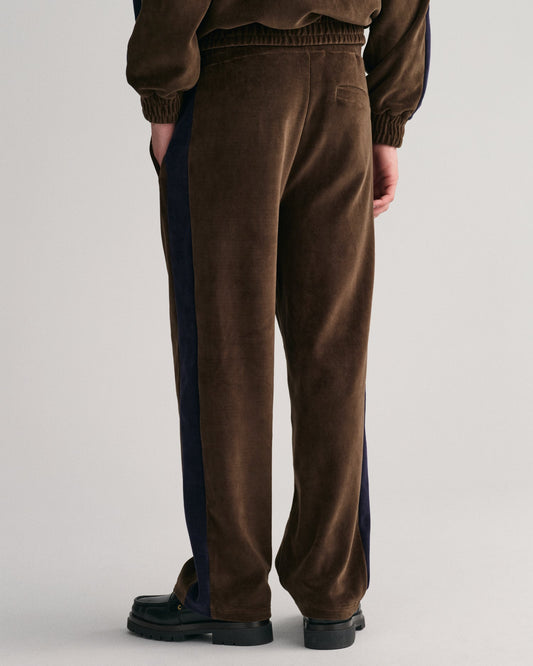 Gant Men Brown Solid Relaxed Fit Sweatpant