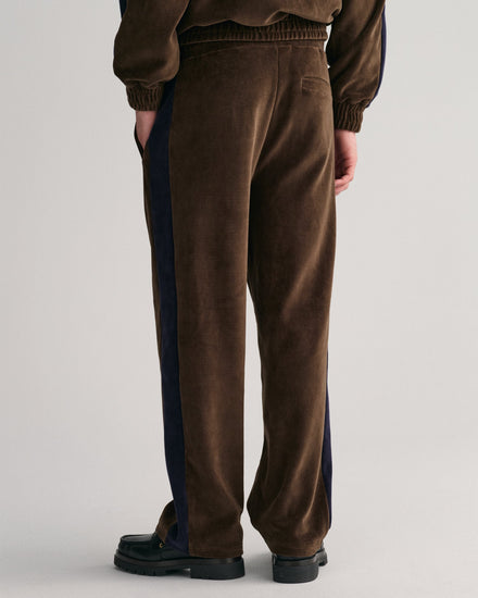 Gant Men Brown Solid Relaxed Fit Sweatpant