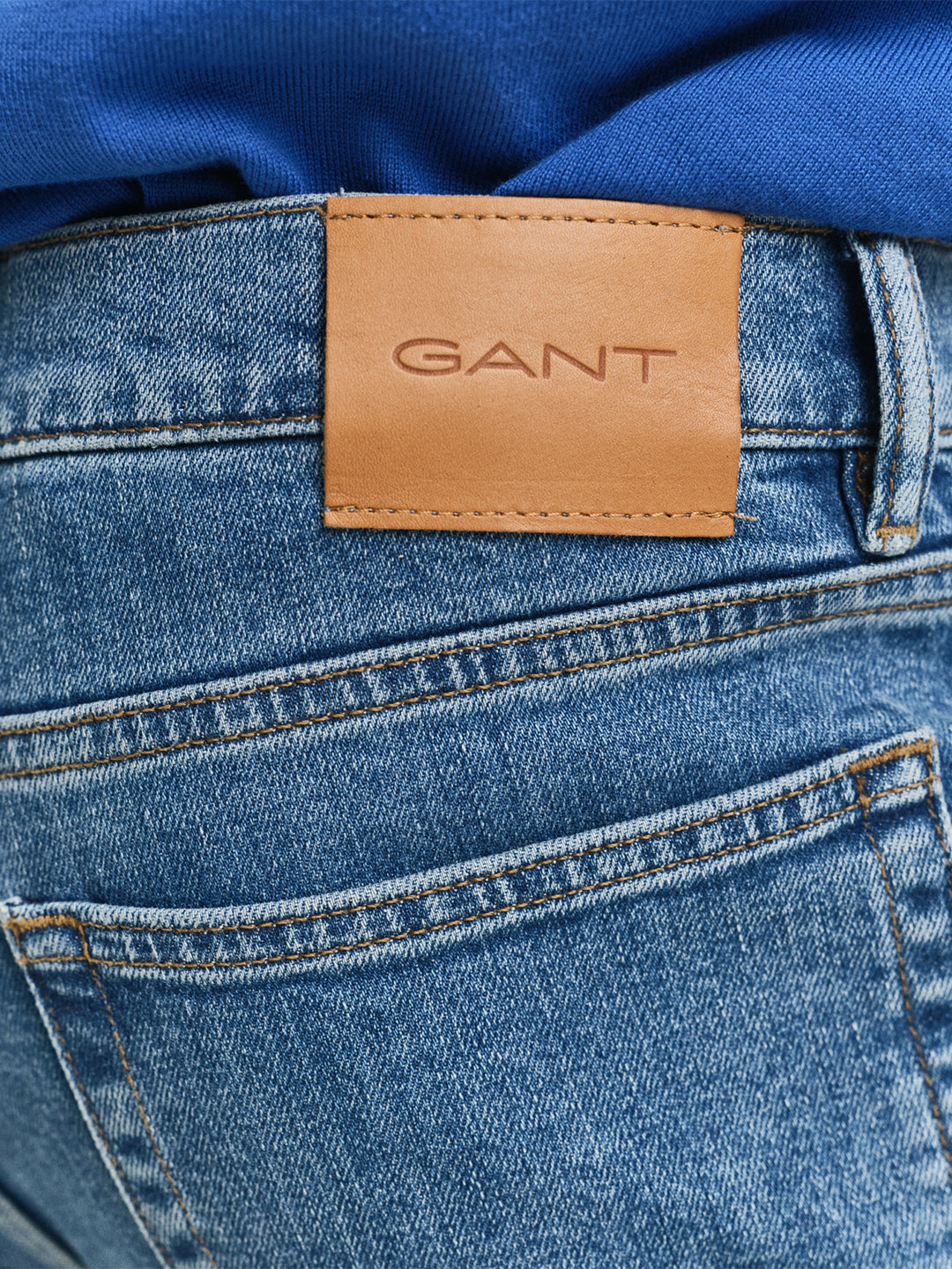Gant Men Blue Regular Fit Solid Jeans