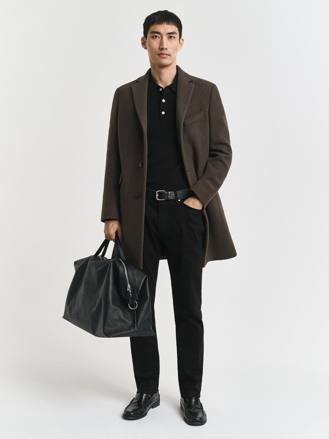 Gant Men Black Regular Fit Solid Jeans