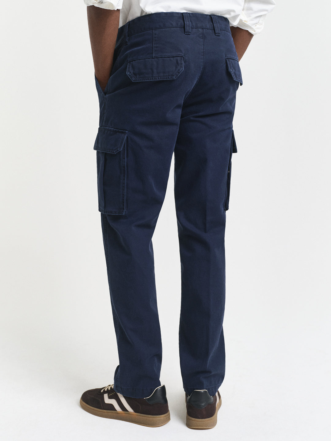Gant Men Blue Regular Fit Solid Trouser