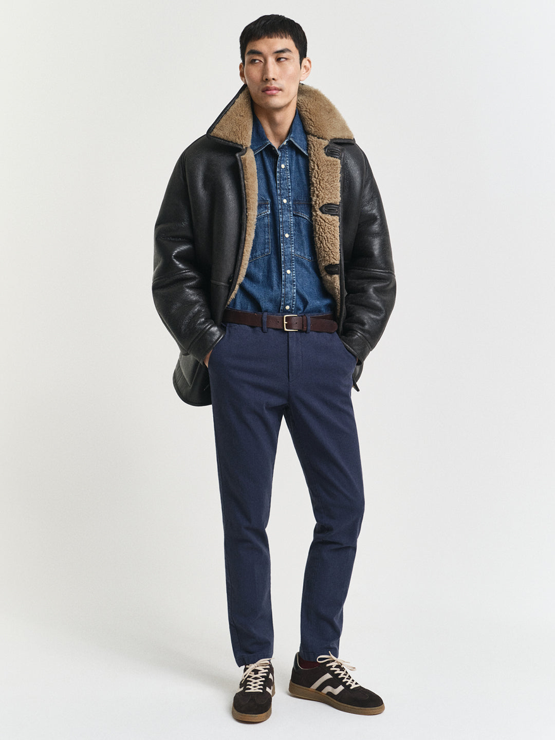 Gant Men Blue Slim Fit Solid Trouser