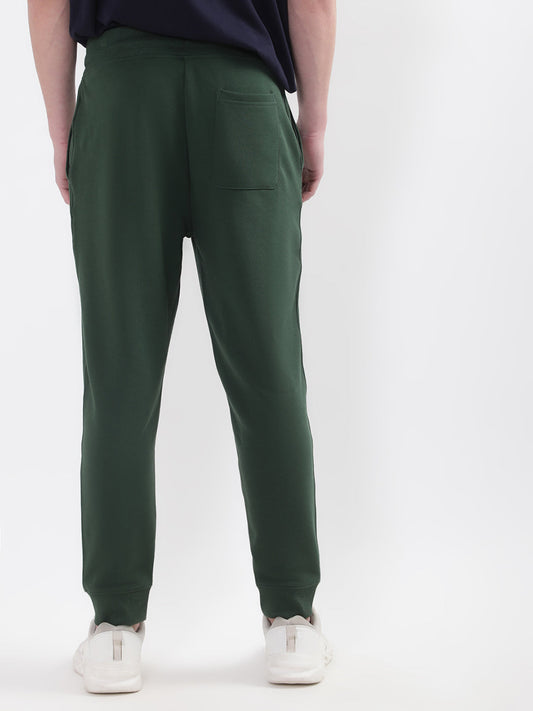 Gant Men Green Solid Relaxed Fit Sweatpant