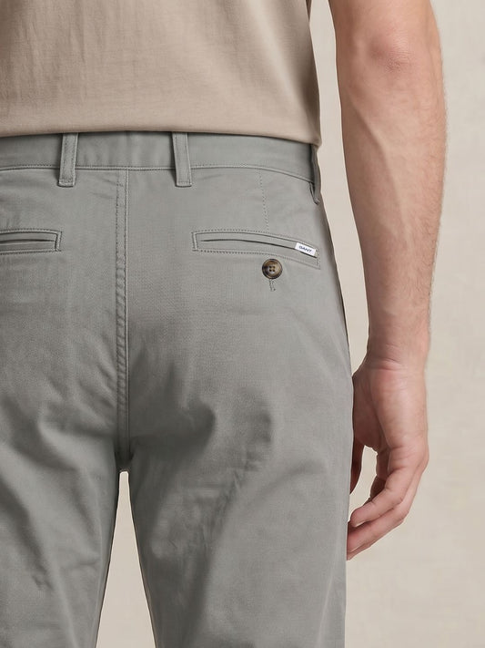 Gant Men Grey Solid Stretchable Regular Fit Trouser