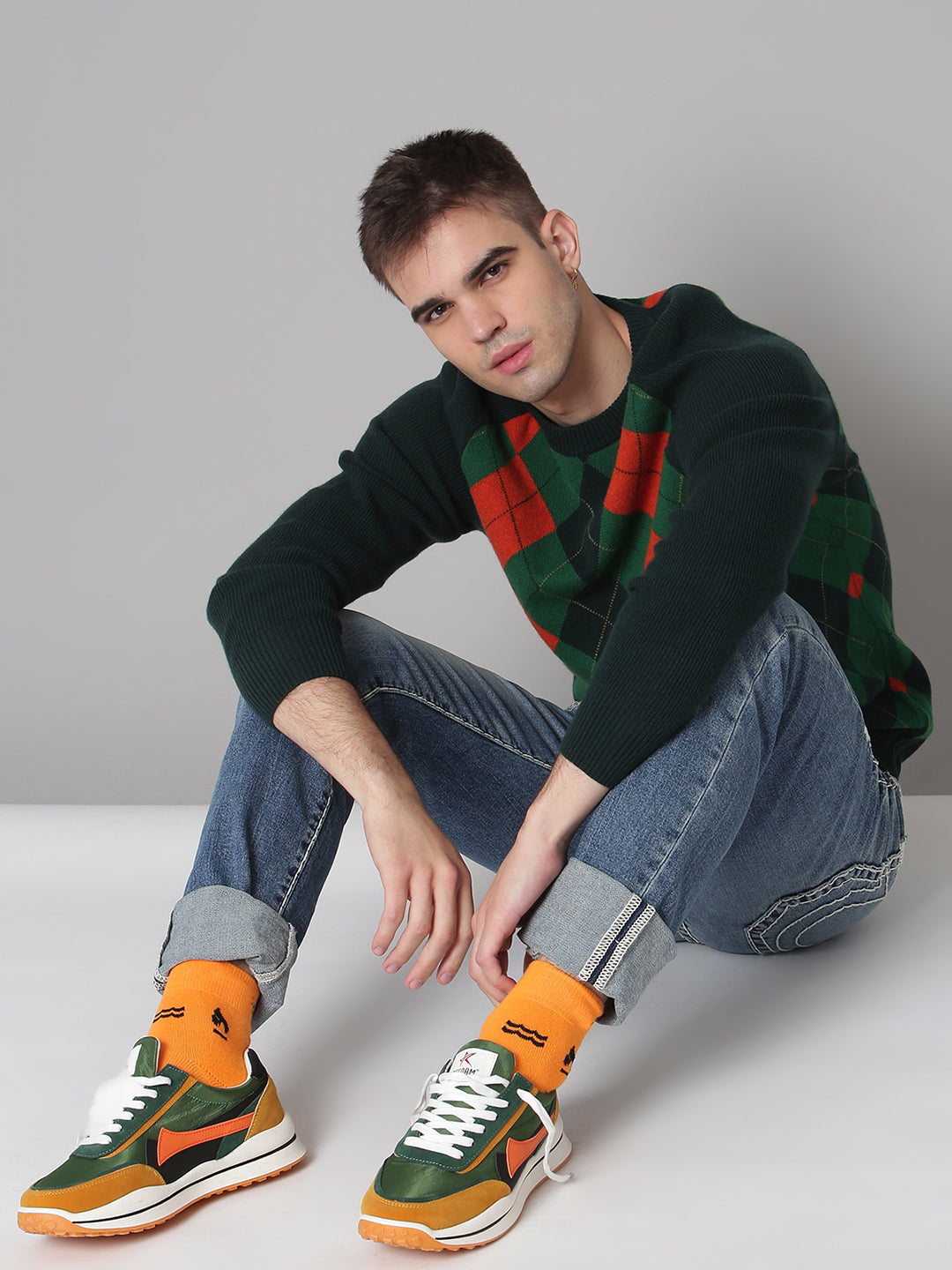 Gant Men Green Solid Round Neck Sweater