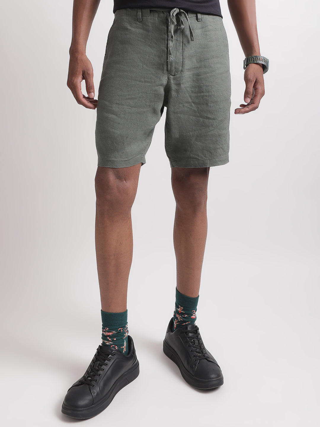 Gant Men Mid-Rise Loose Fit Linen Shorts