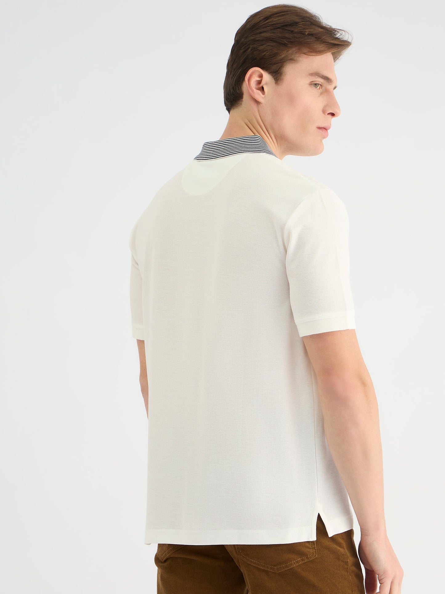 Gant Men White Regular Fit Solid Polo Tshirt