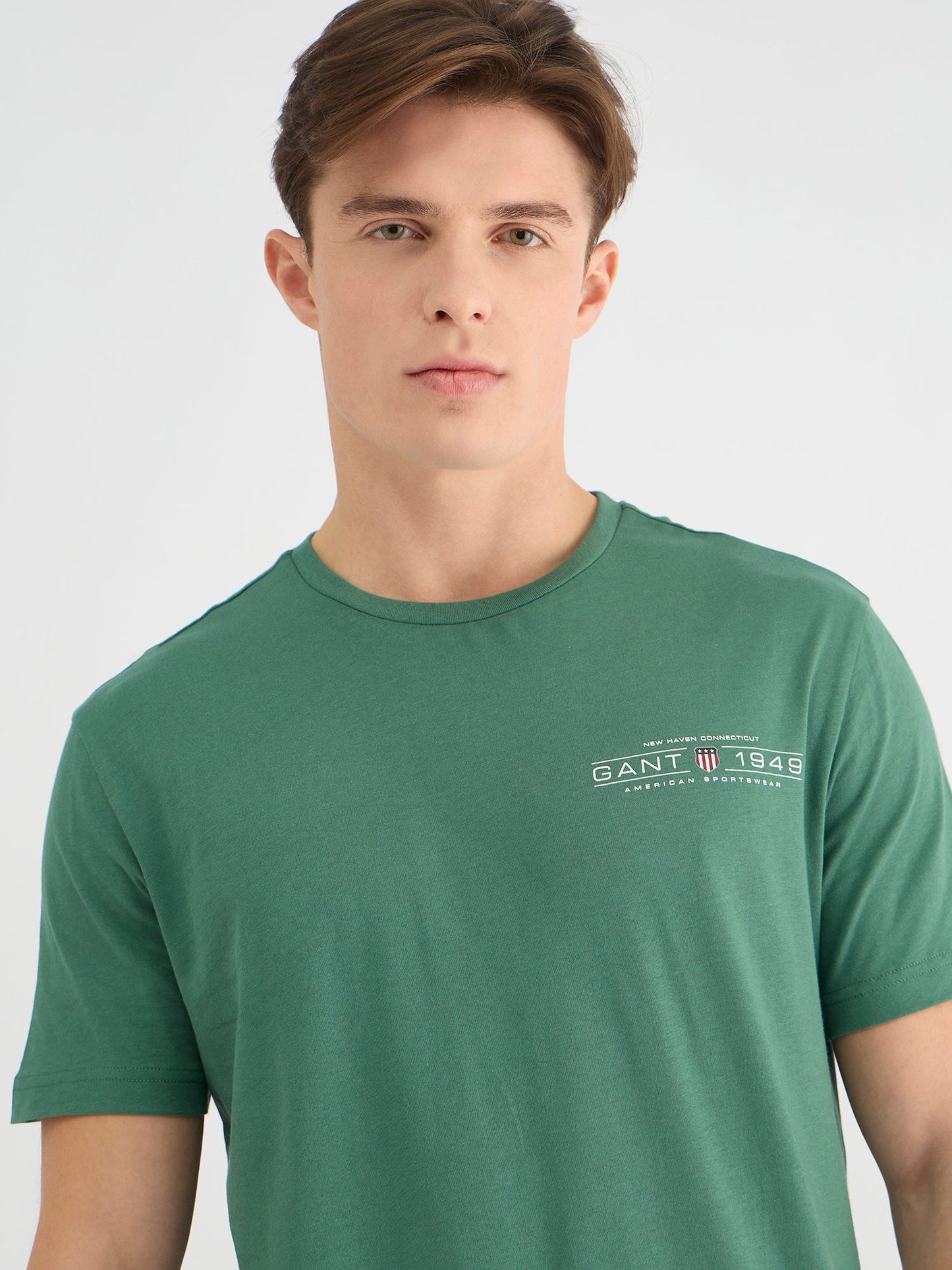 Gant Men Green Regular Fit Solid Crew Neck Tshirt