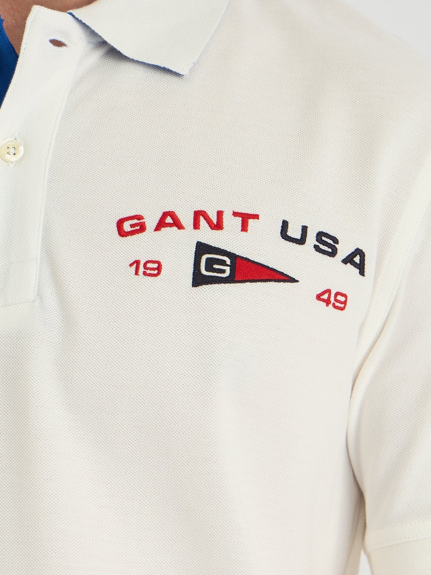 Gant Men White Regular Fit Solid Polo Tshirt