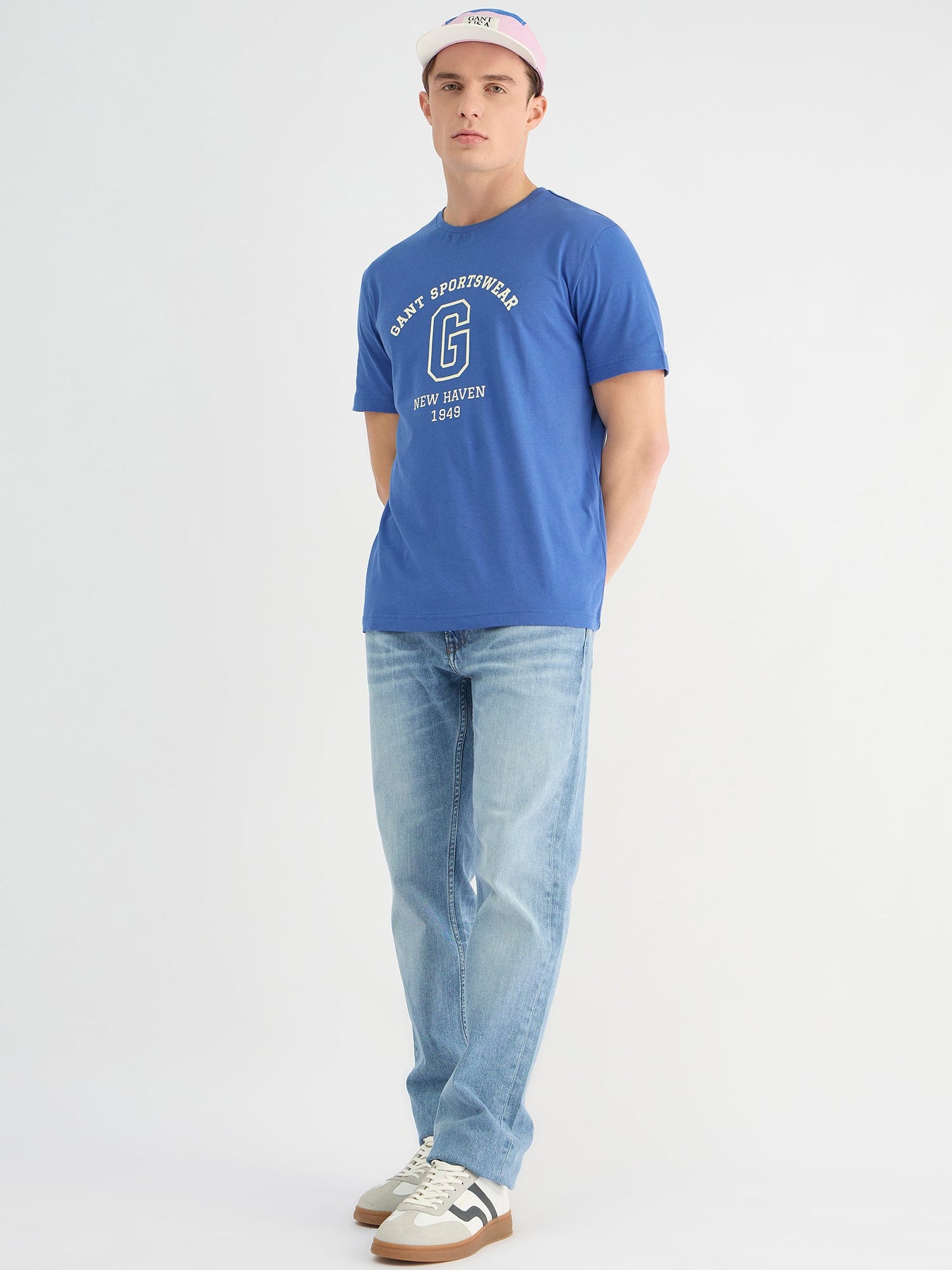 Gant Men Blue Regular Fit Solid Round Neck Tshirt