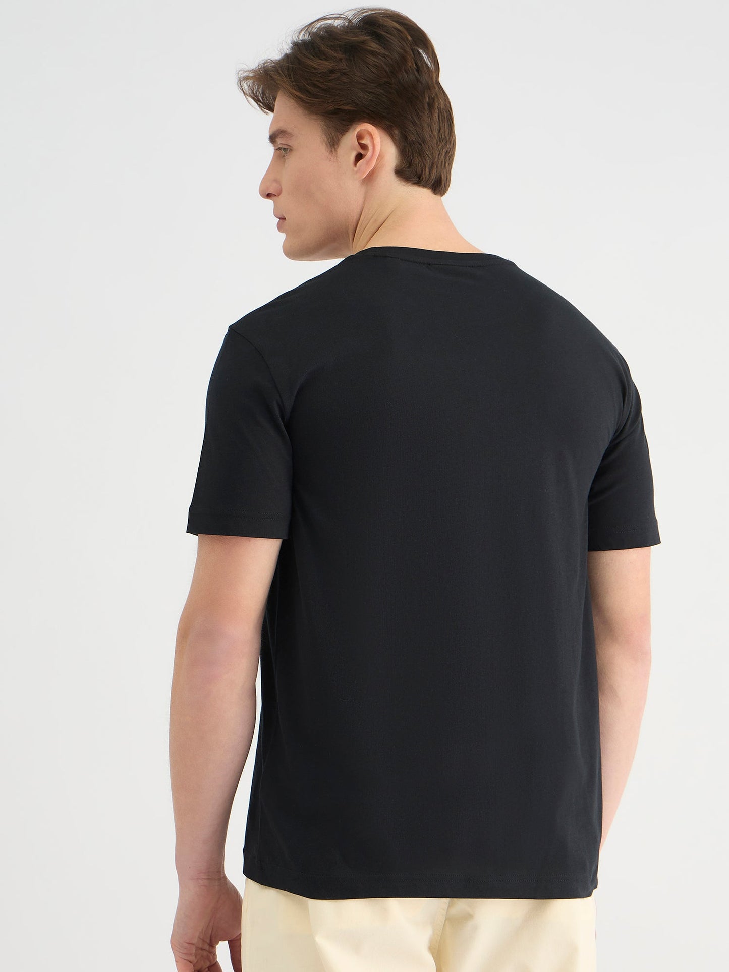 Gant Men Black Regular Fit Solid Round Neck Tshirt