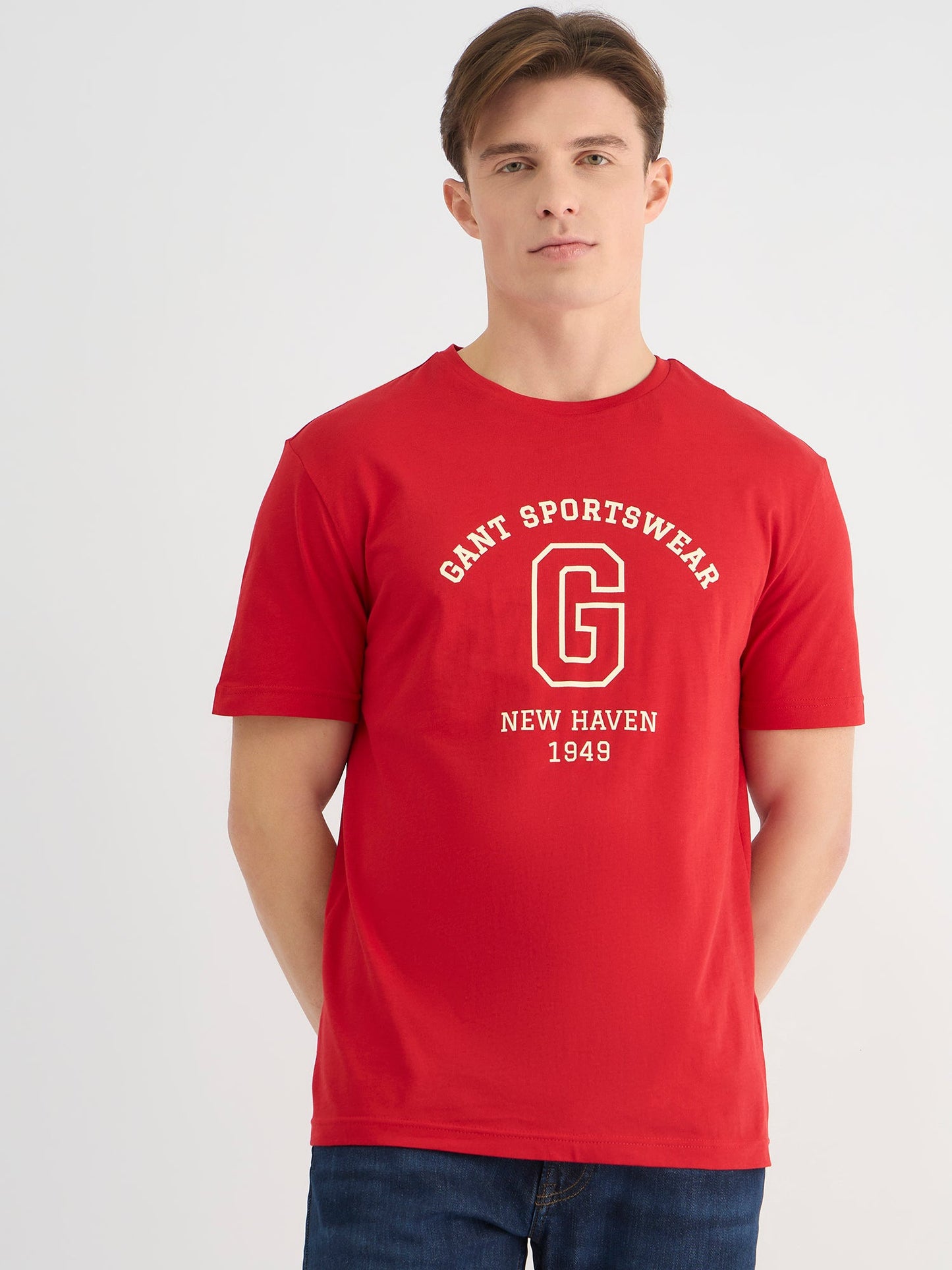 Gant Men Red Regular Fit Solid Round Neck Tshirt