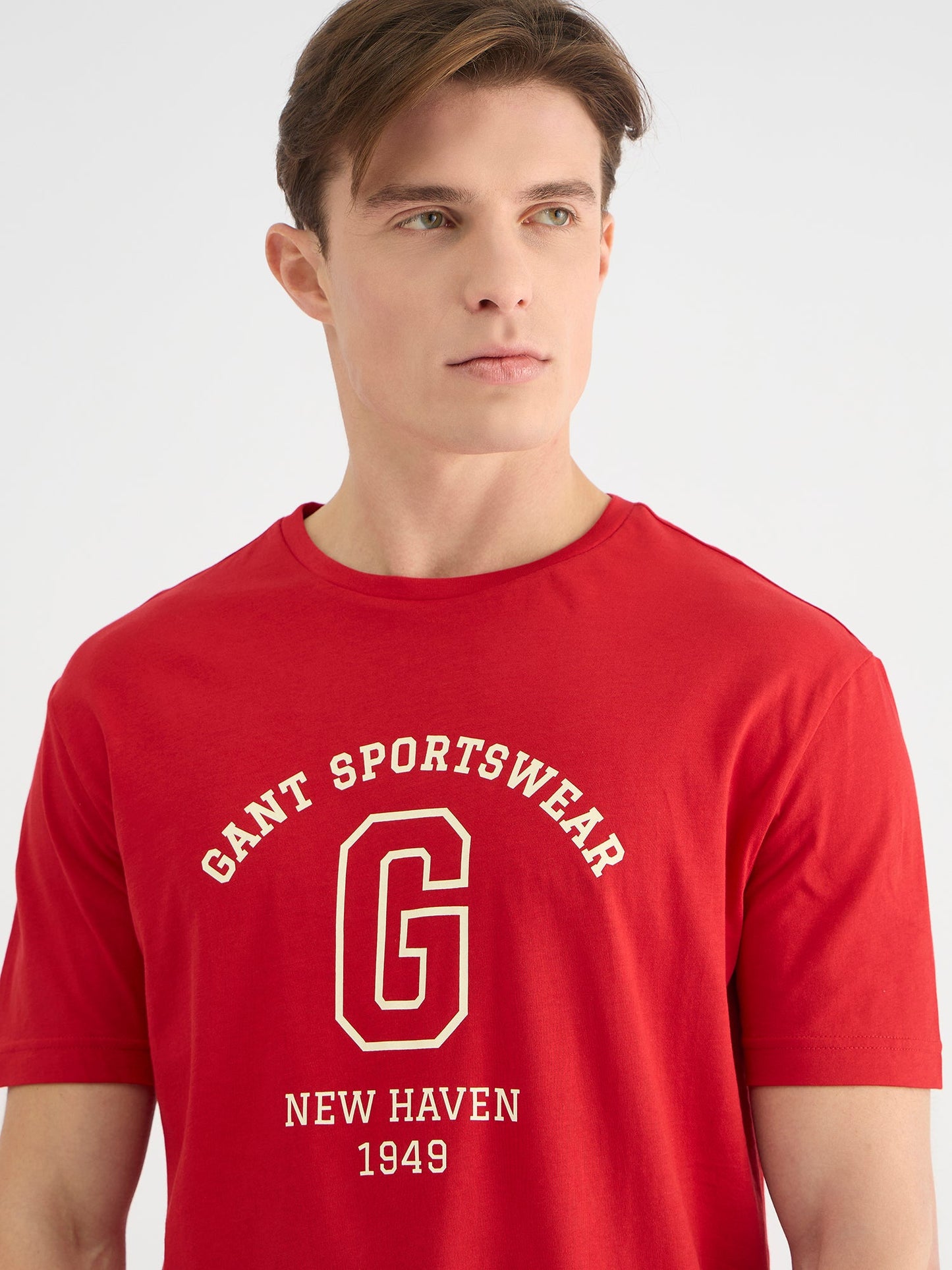 Gant Men Red Regular Fit Solid Round Neck Tshirt