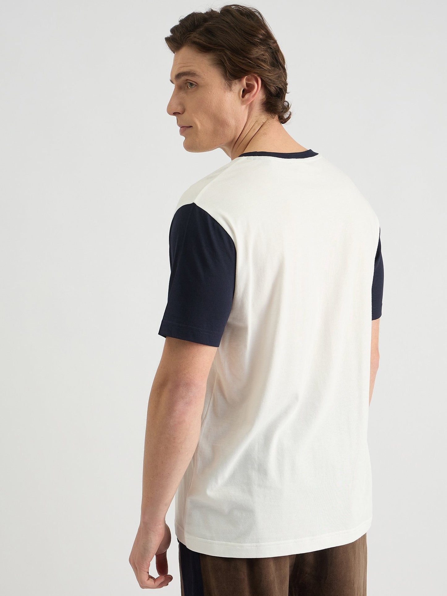 Gant Men White Regular Fit Solid Crew Neck Tshirt