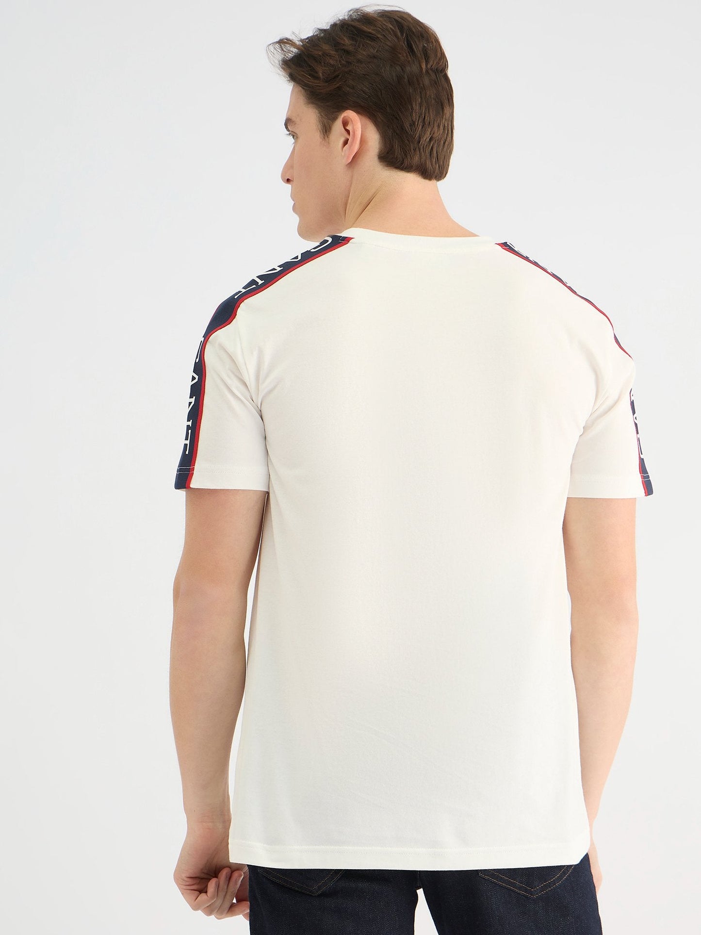 Gant Men White Regular Fit Solid Crew Neck Tshirt