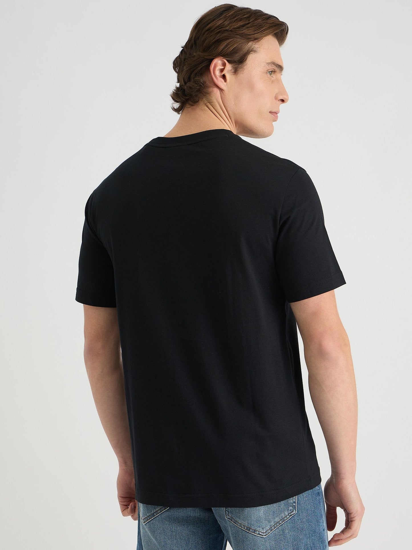 Gant Men Black Regular Fit Solid Crew Neck Tshirt