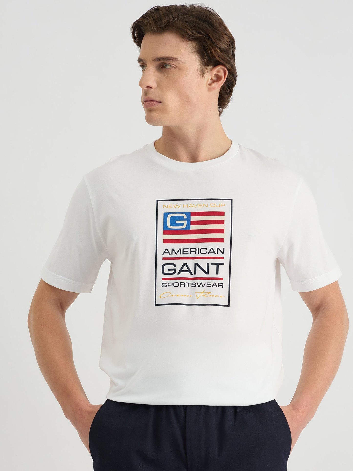 Gant Men White Regular Fit Solid Crew Neck Tshirt