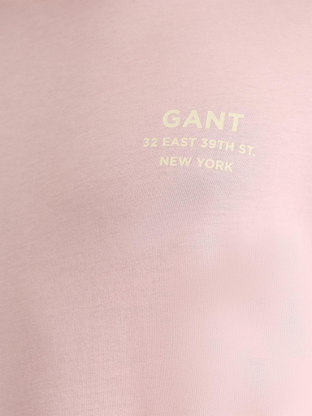 Gant Men Pink Regular Fit Solid Crew Neck Tshirt