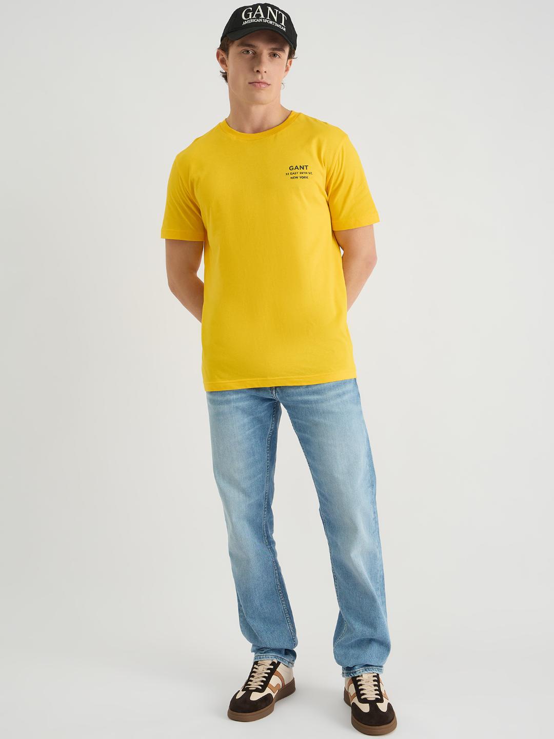 Gant Men Yellow Regular Fit Solid Crew Neck Tshirt