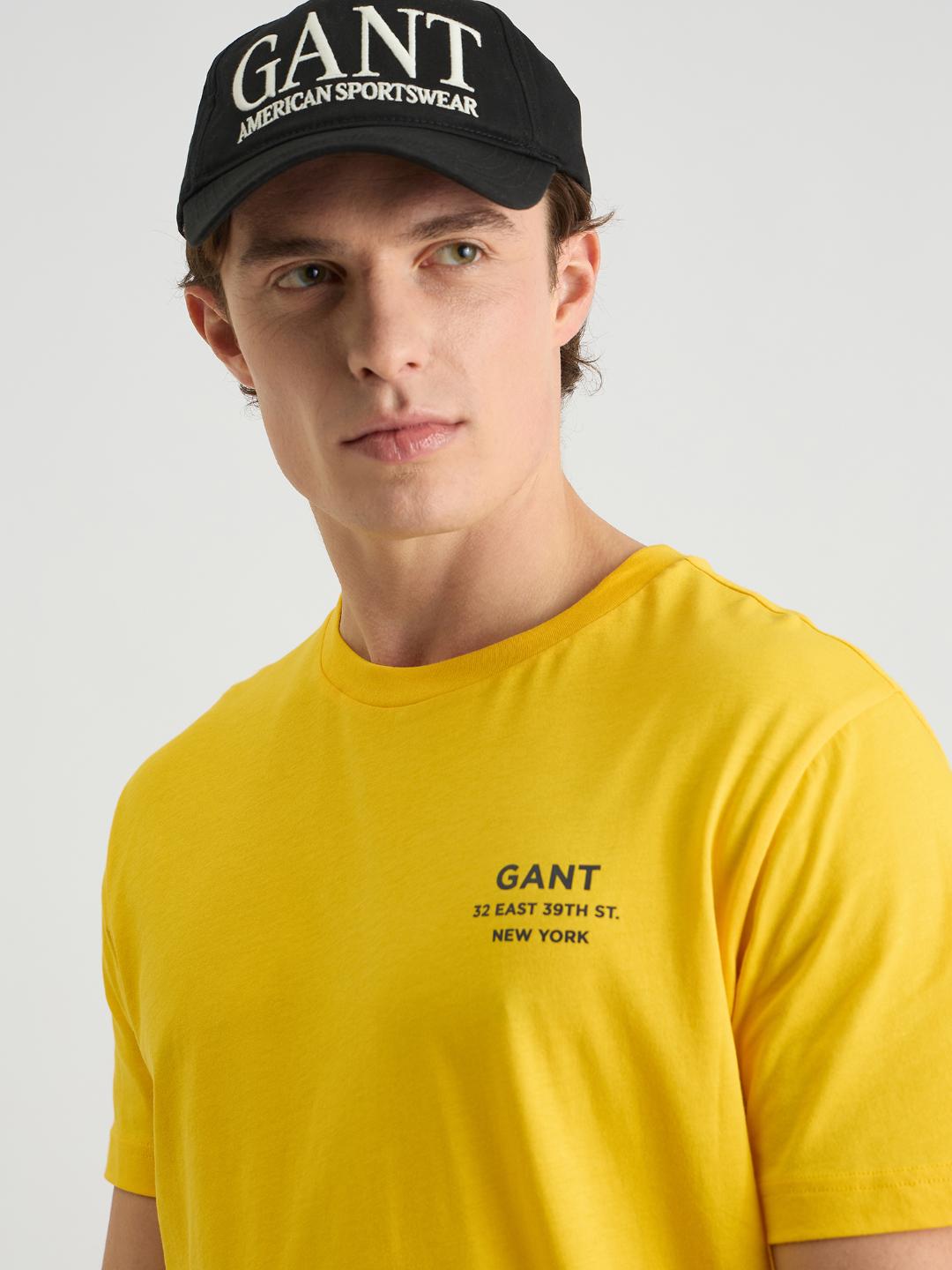Gant Men Yellow Regular Fit Solid Crew Neck Tshirt