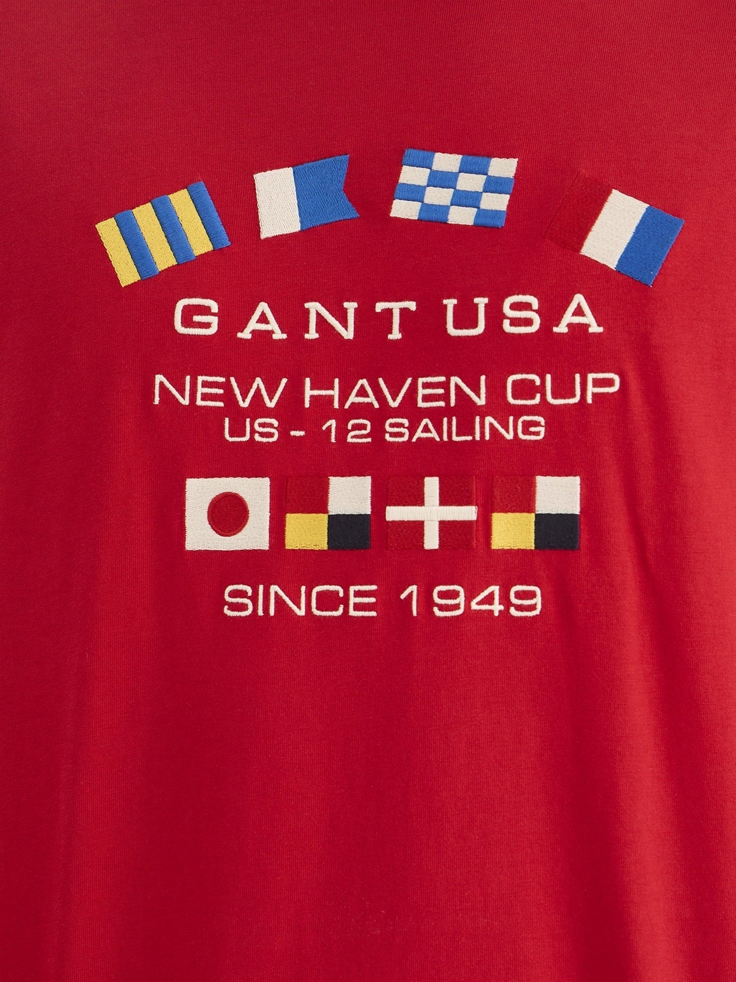 Gant Men Red Regular Fit Solid Crew Neck Tshirt