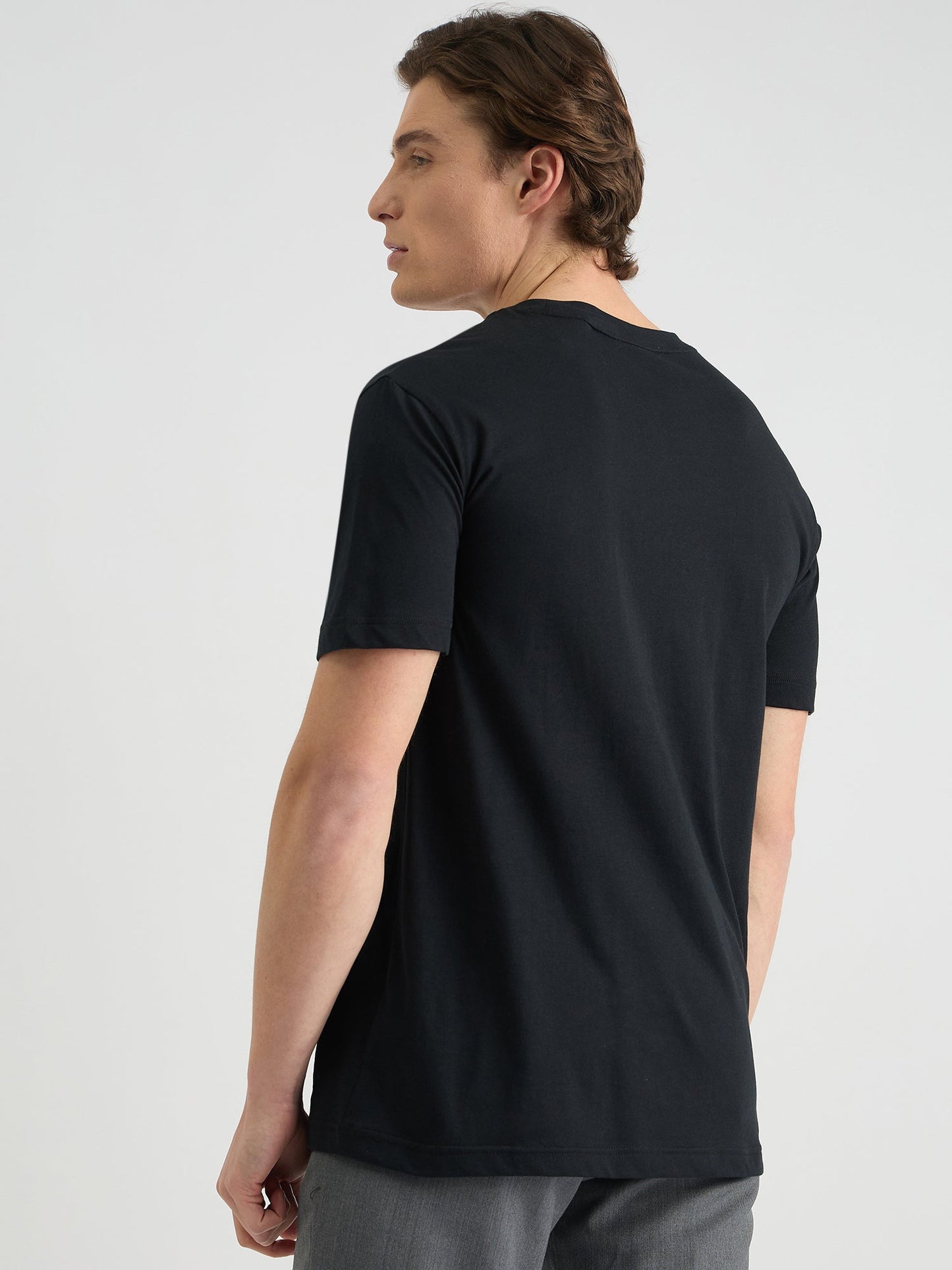 Gant Men Black Regular Fit Solid Crew Neck Tshirt