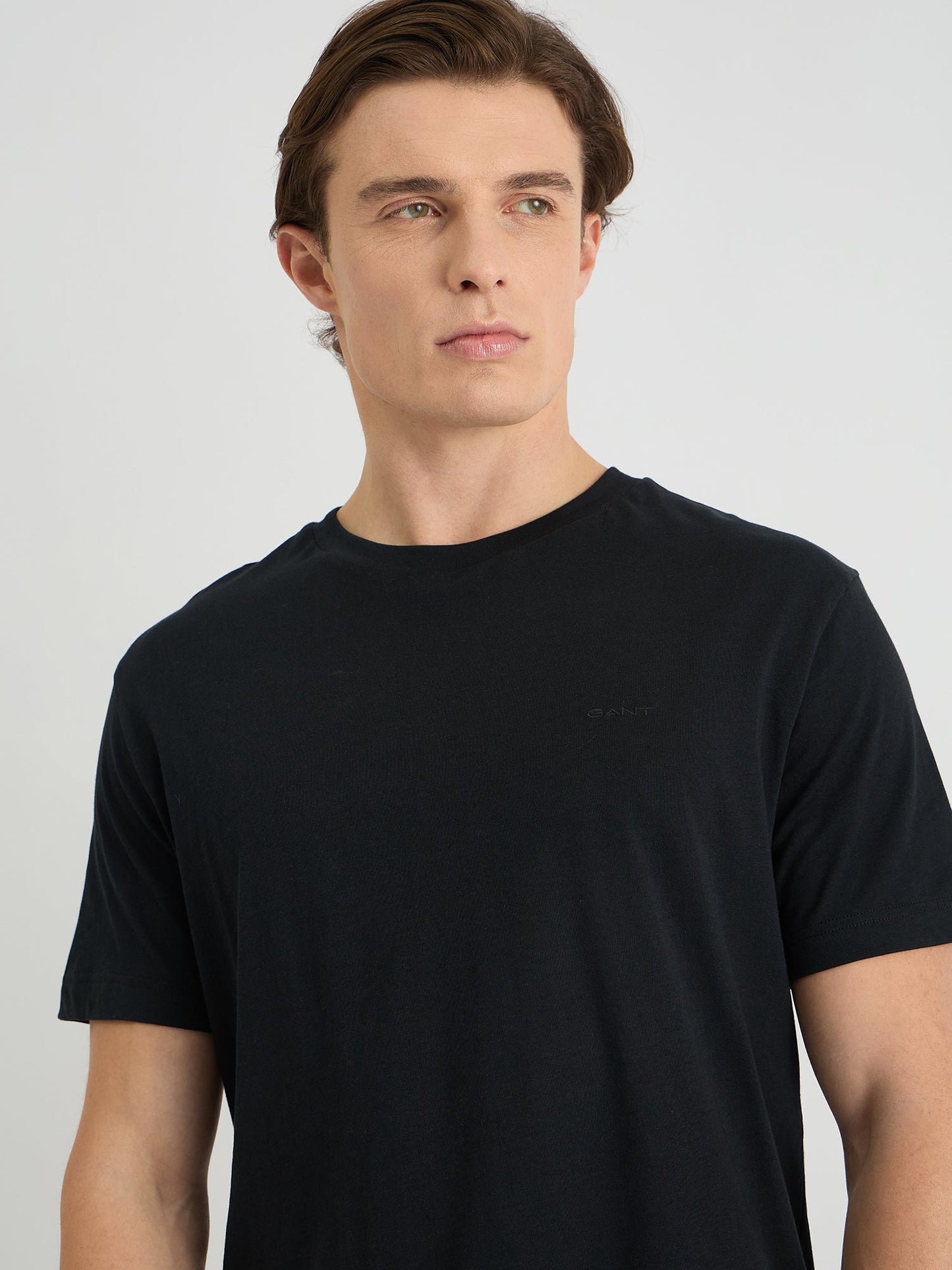 Gant Men Black Regular Fit Solid Crew Neck Tshirt