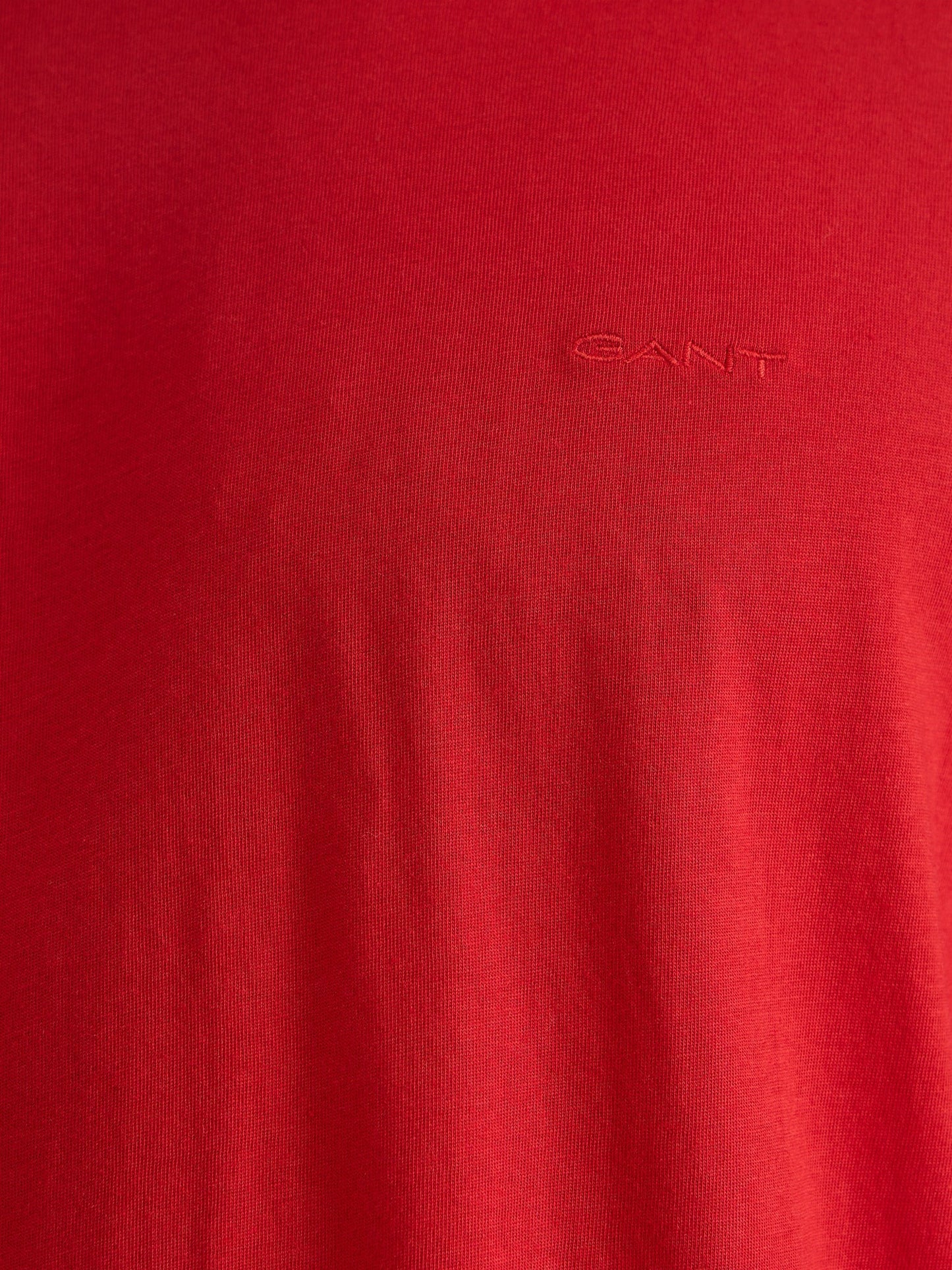 Gant Men Red Regular Fit Solid Crew Neck Tshirt