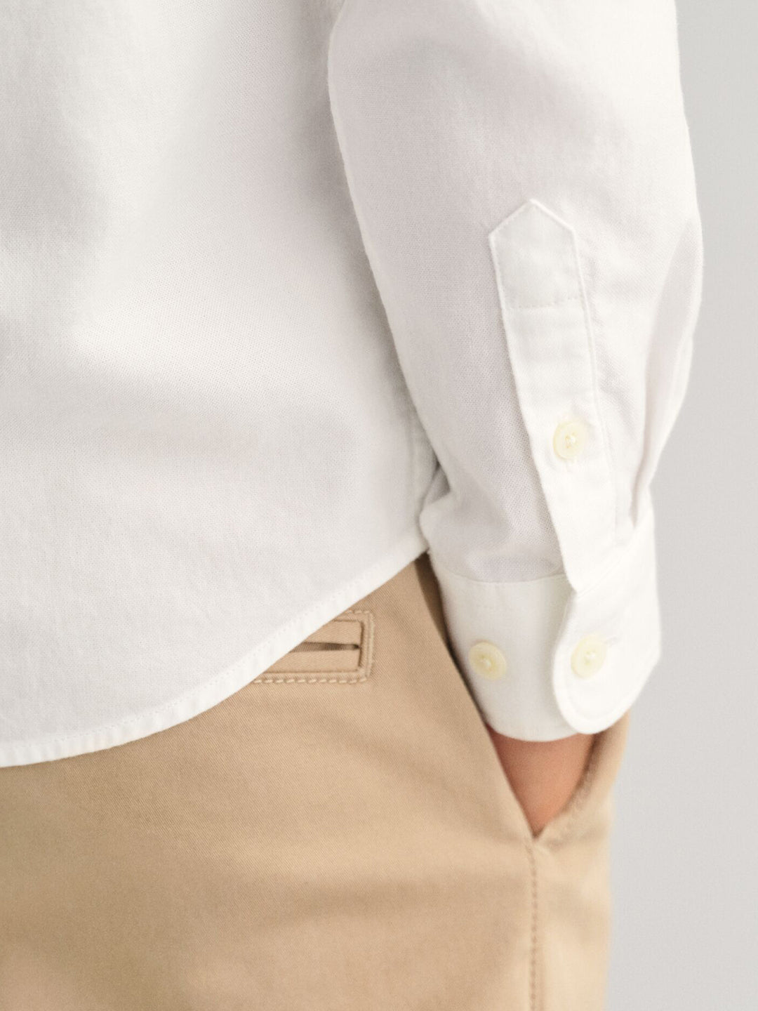 Gant Unisex White Solid Button-Down Collar Full Sleeves Shirt