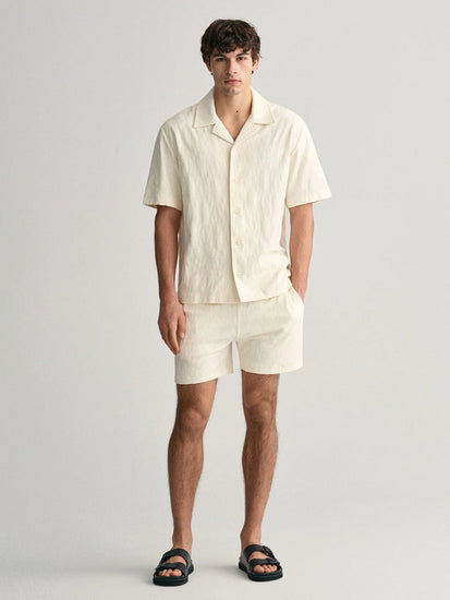 Gant Men Cream Solid Resort Collar Short Sleeves Shirt