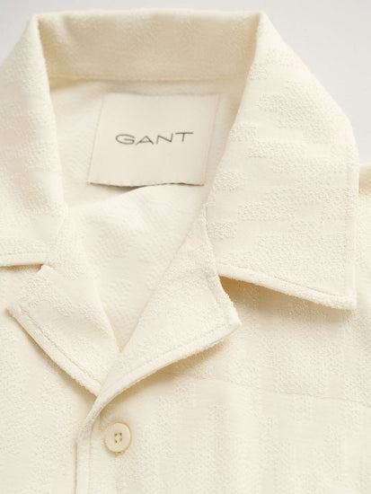 Gant Men Cream Solid Resort Collar Short Sleeves Shirt