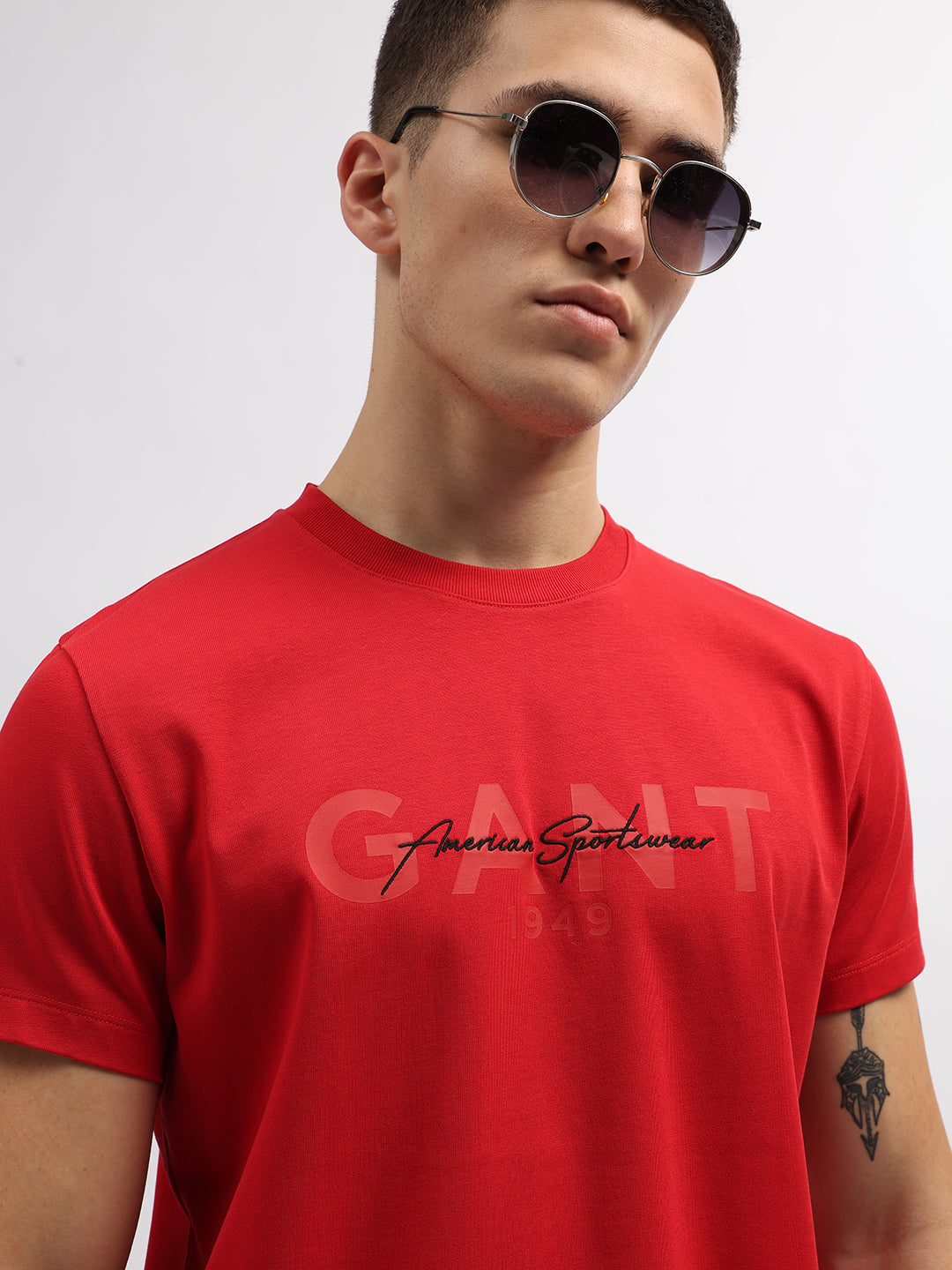 Gant Men Red Solid Round Neck Short Sleeves T-Shirt