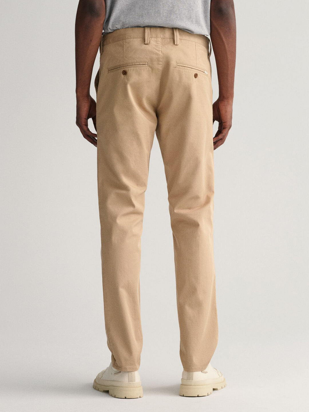 Gant Men Khaki Solid Slim Fit Flat-Front Chinos