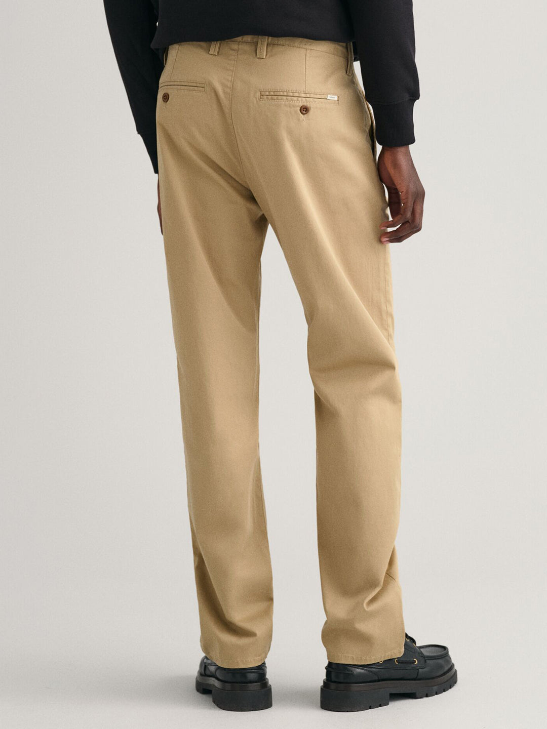 Gant Men Khaki Solid Regular Fit Flat-Front Chinos