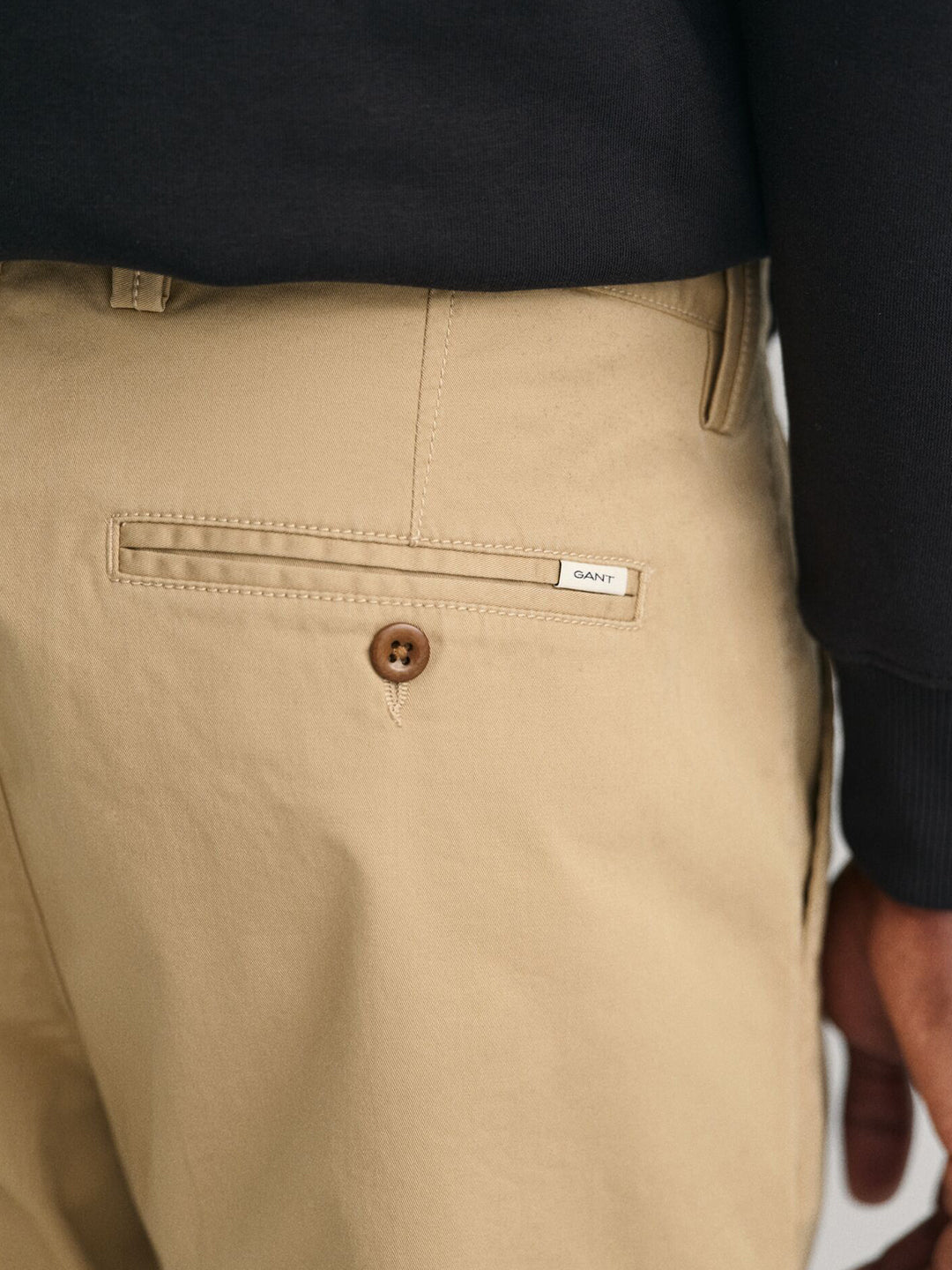 Gant Men Khaki Solid Regular Fit Flat-Front Chinos