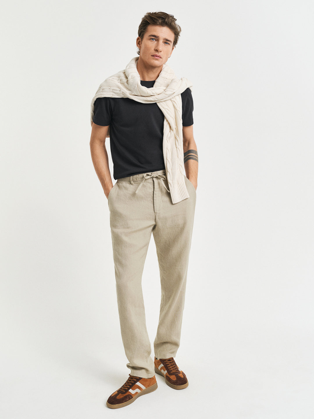 Gant Men Beige Relaxed Fit Solid Linen Trouser