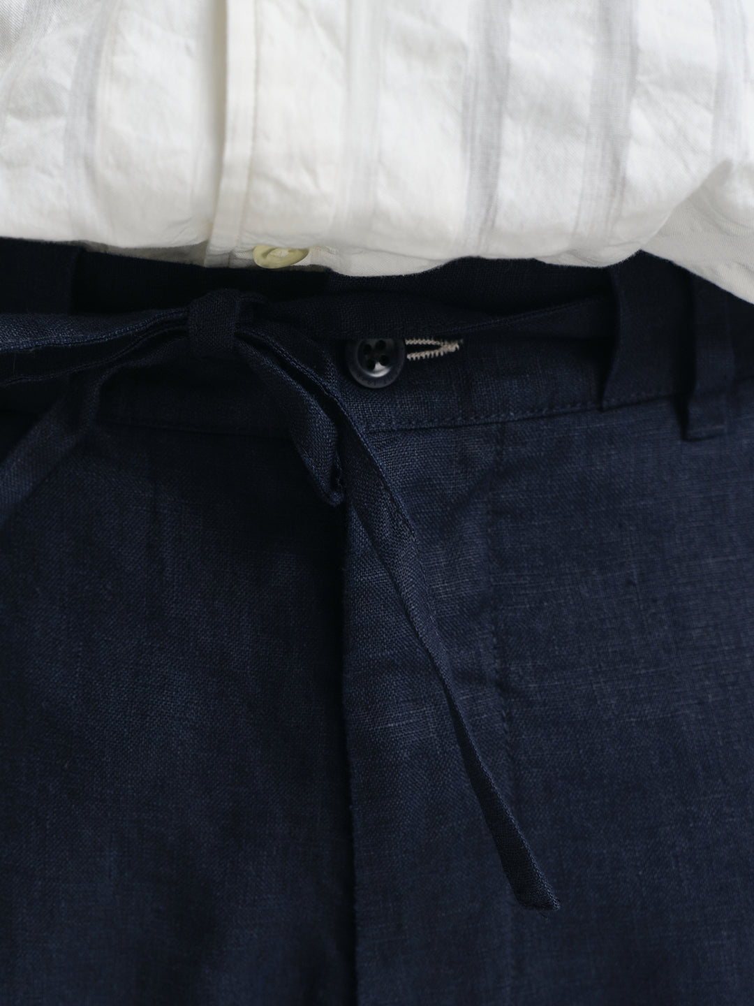 Gant Men Blue Relaxed Fit Solid Linen Trouser