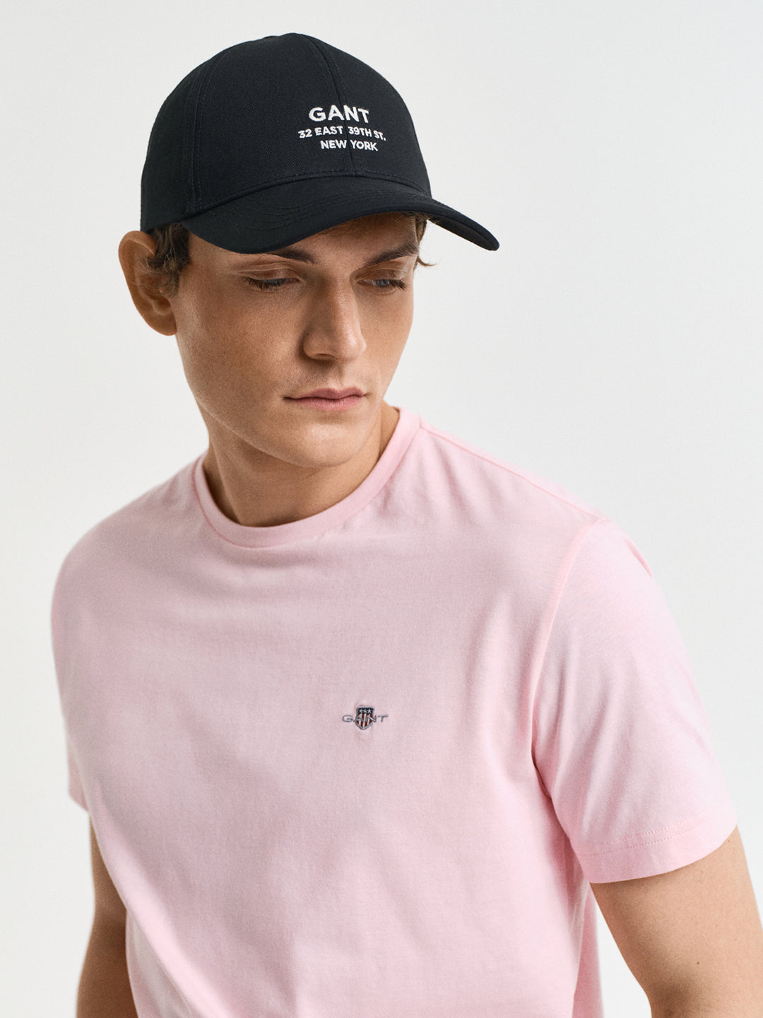 Gant Men Pink Solid Round Neck Short Sleeves T-Shirt