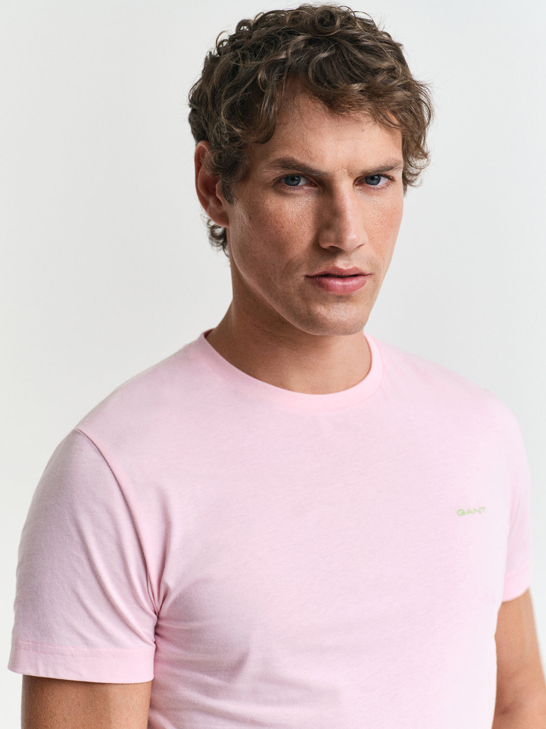 Gant Men Pink Solid Round Neck Short Sleeves T-Shirt