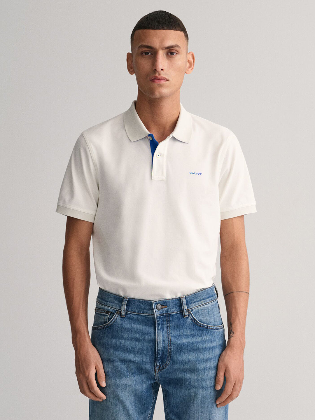 Gant Men White Solid Collared Short Sleeves Polo T-Shirt