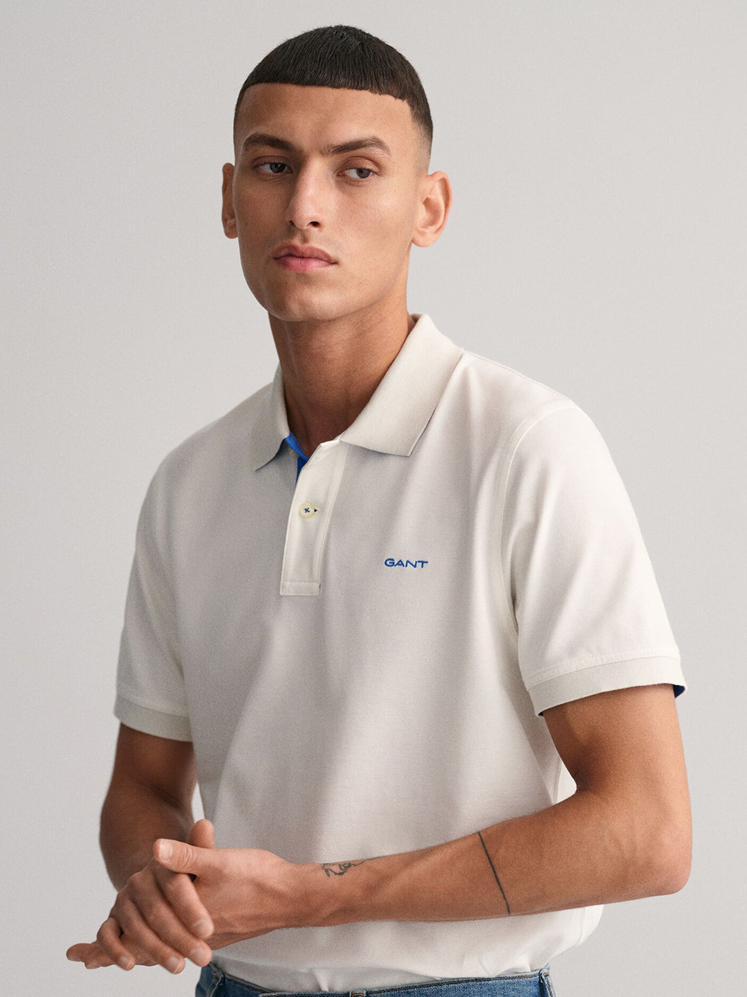 Gant Men White Solid Collared Short Sleeves Polo T-Shirt