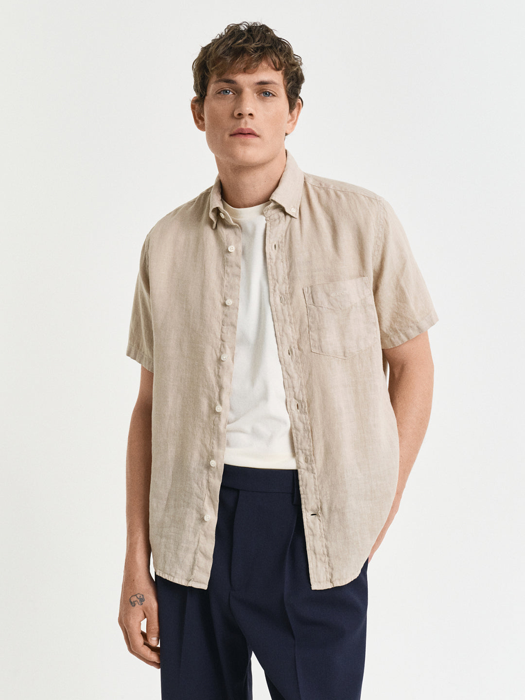 Gant Men Beige Regular Fit Solid Linen Shirt