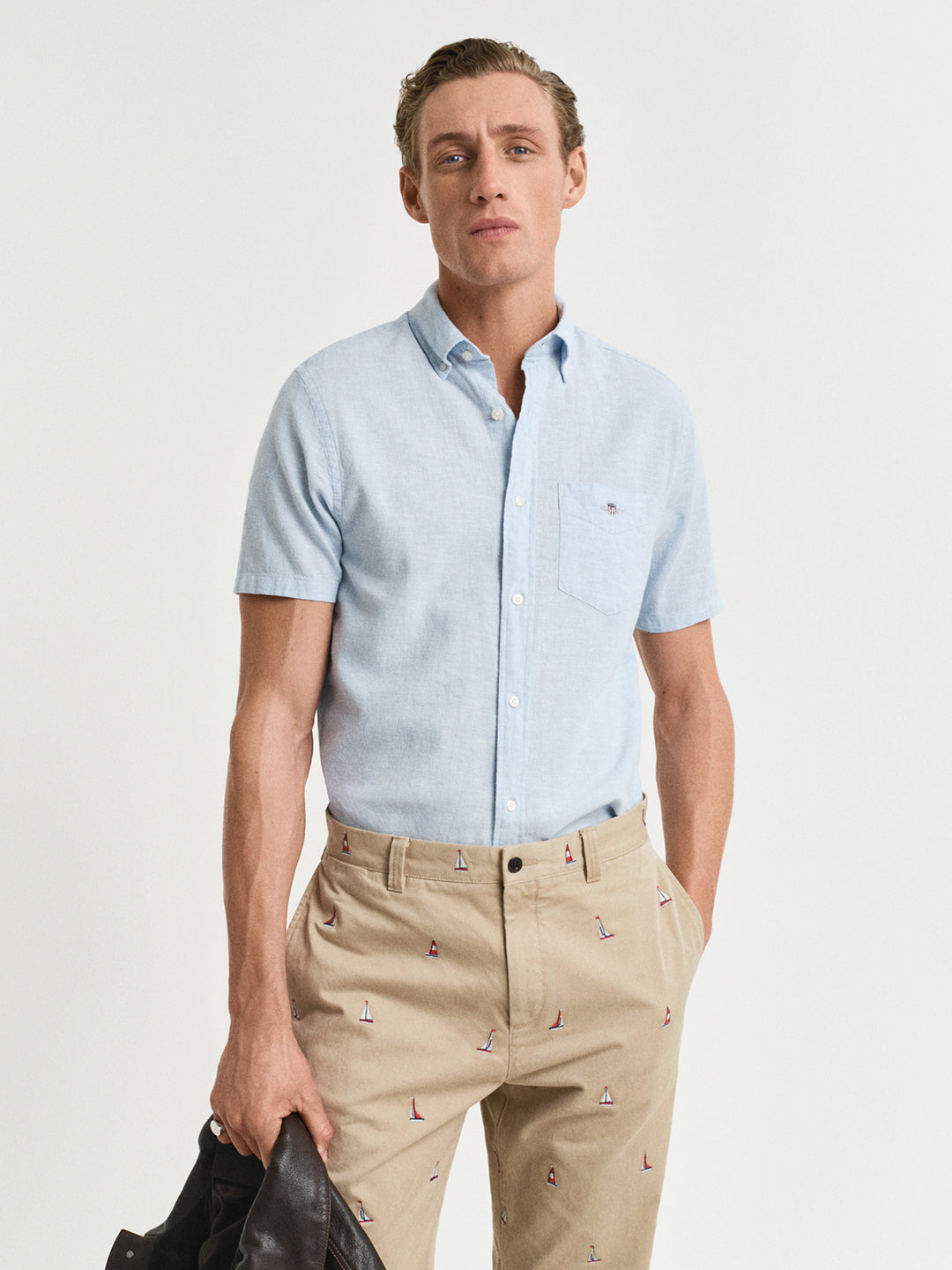 Gant Men Blue Solid Button-Down Collar Short Sleeves Shirt