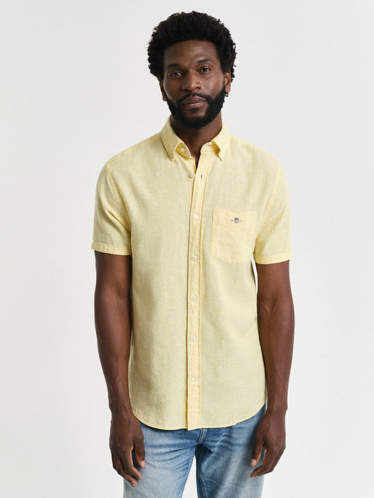 Gant Men Yellow Solid Button-Down Collar Short Sleeves Shirt