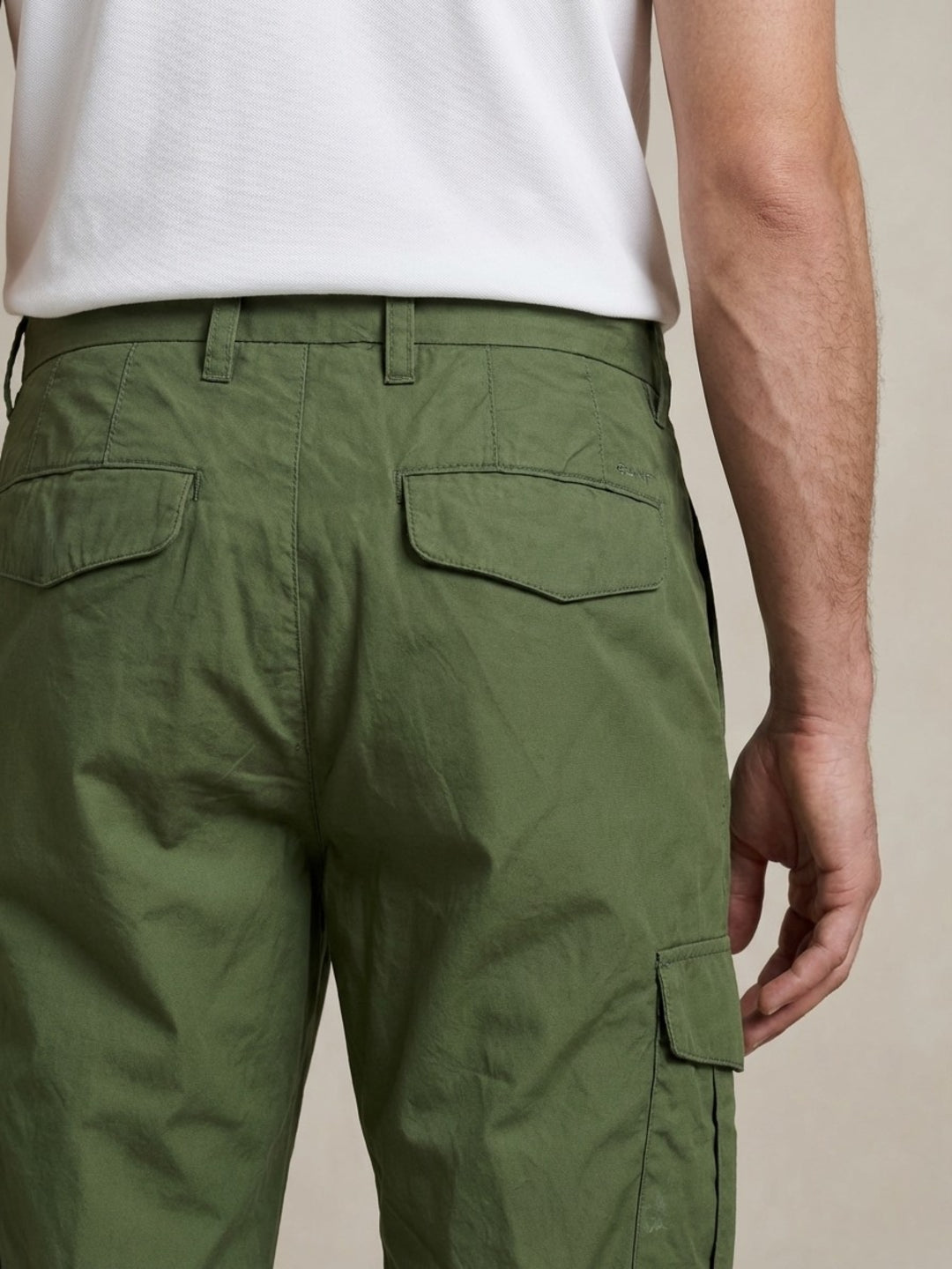 Gant Men Green Solid Regular Fit Pure Cotton Trouser