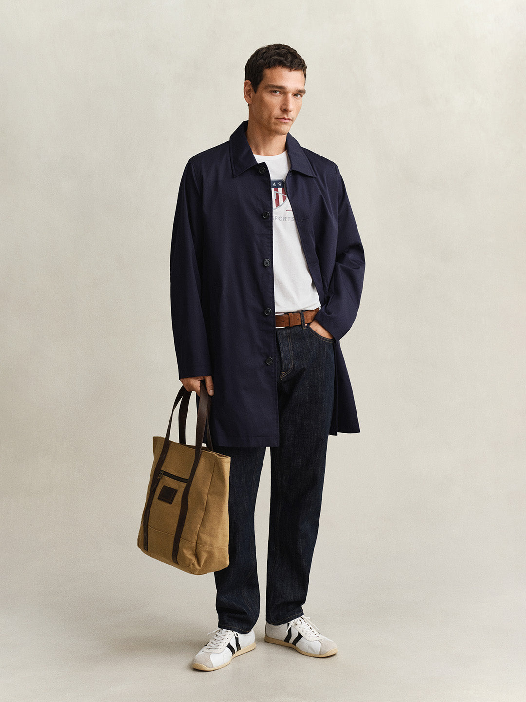 GANT Men White Printed Regular Fit Archieve Shield T-Shirt