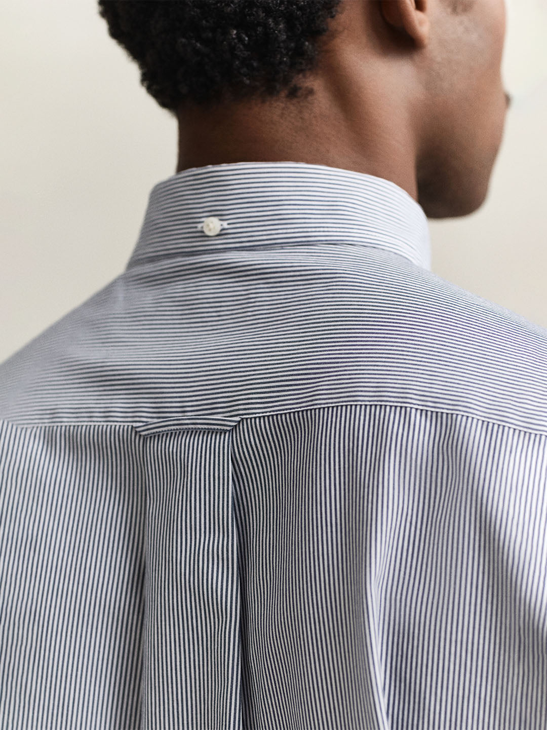 Gant Men Blue Striped Regular Fit Classic Poplin Shirt