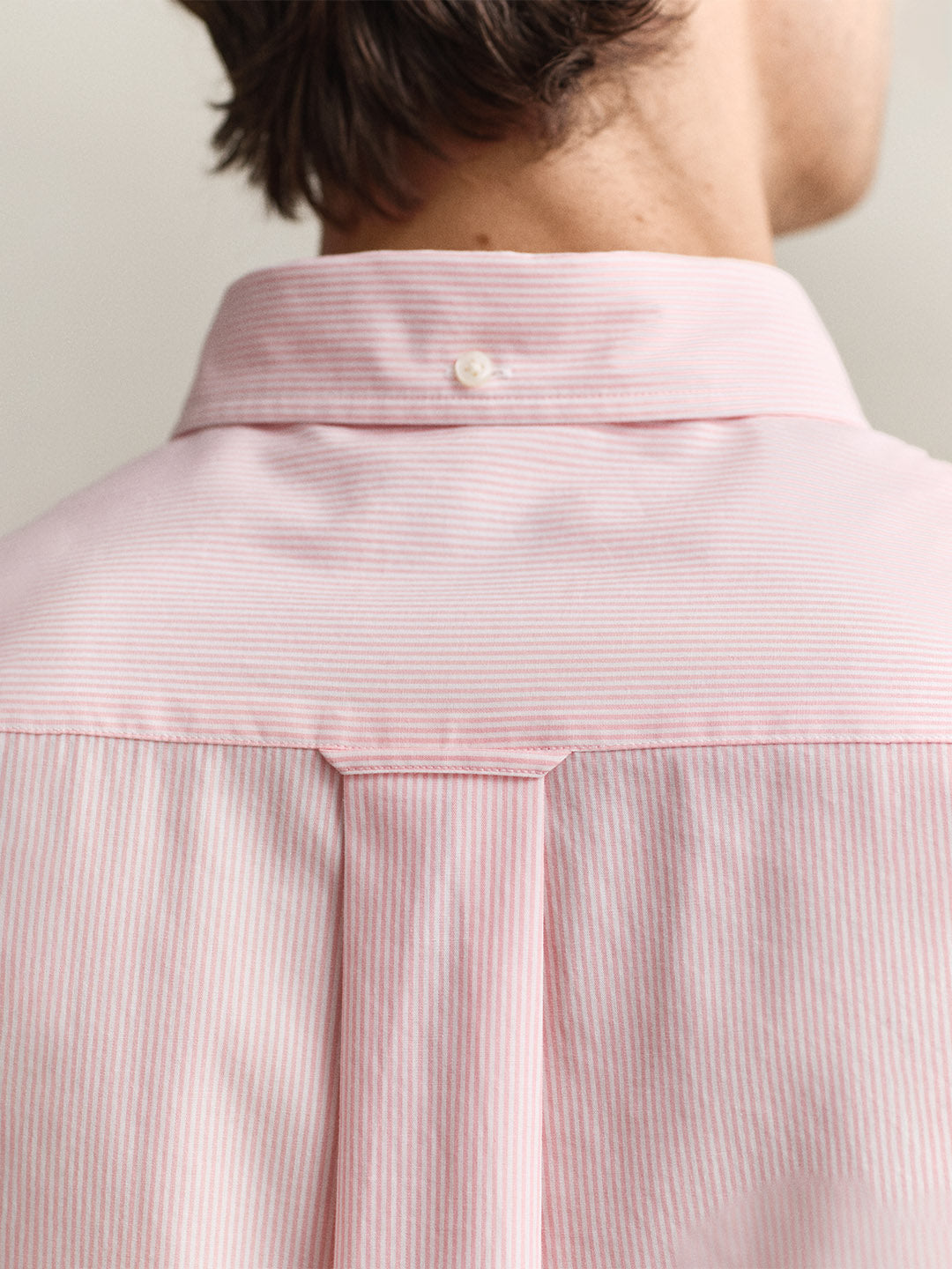 Gant Men Pink Striped Regular Fit Classic Poplin Shirt